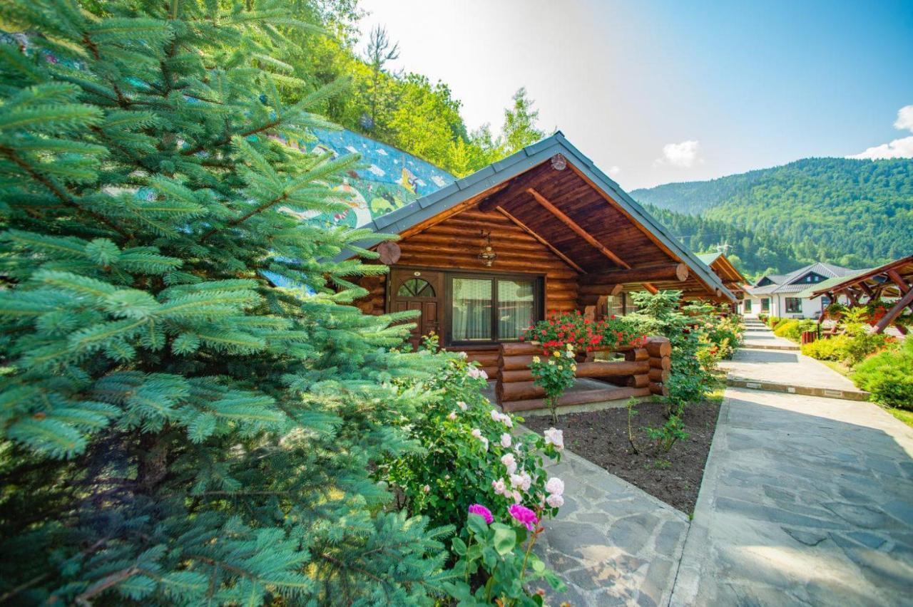 Hotel Complex Adora à Bicaz Extérieur photo