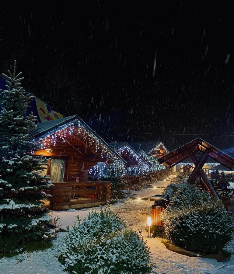 Hotel Complex Adora à Bicaz Extérieur photo
