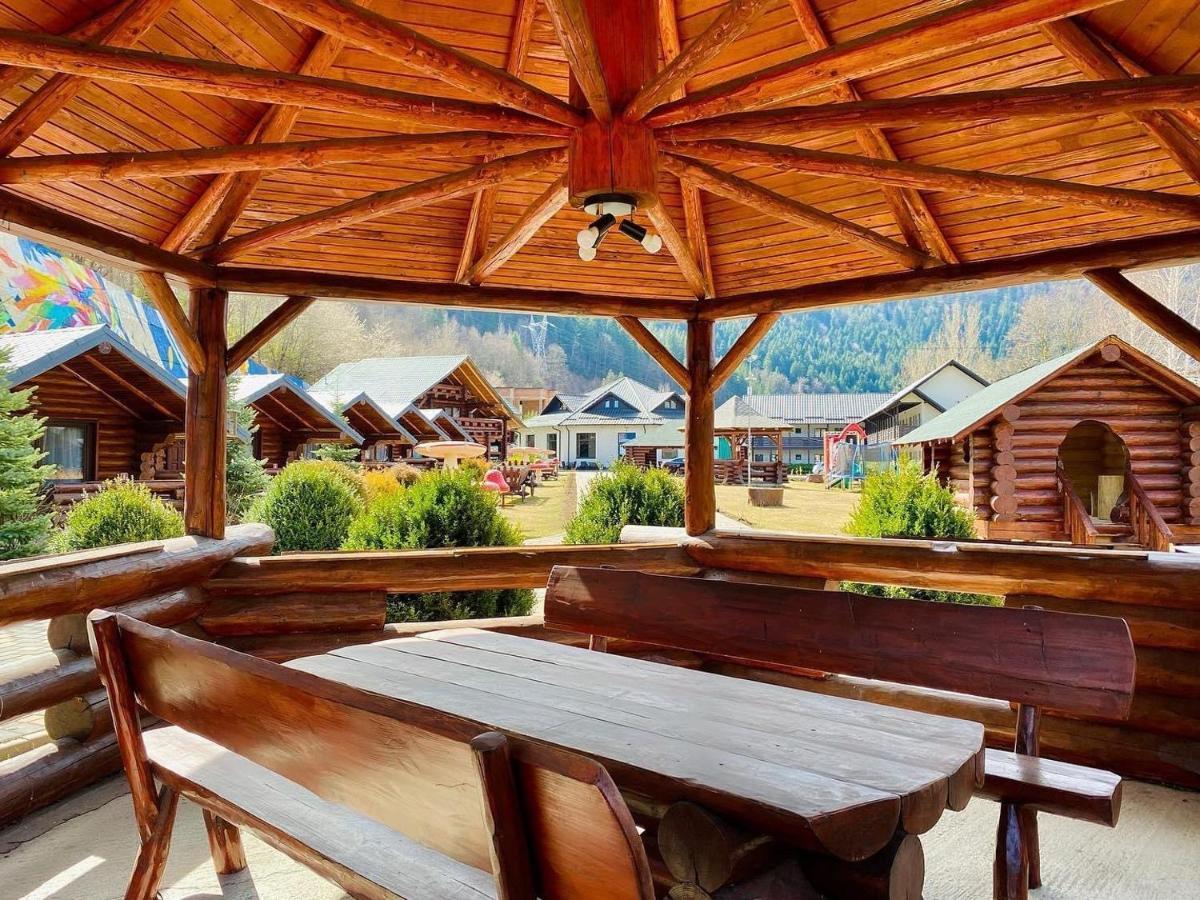 Hotel Complex Adora à Bicaz Extérieur photo