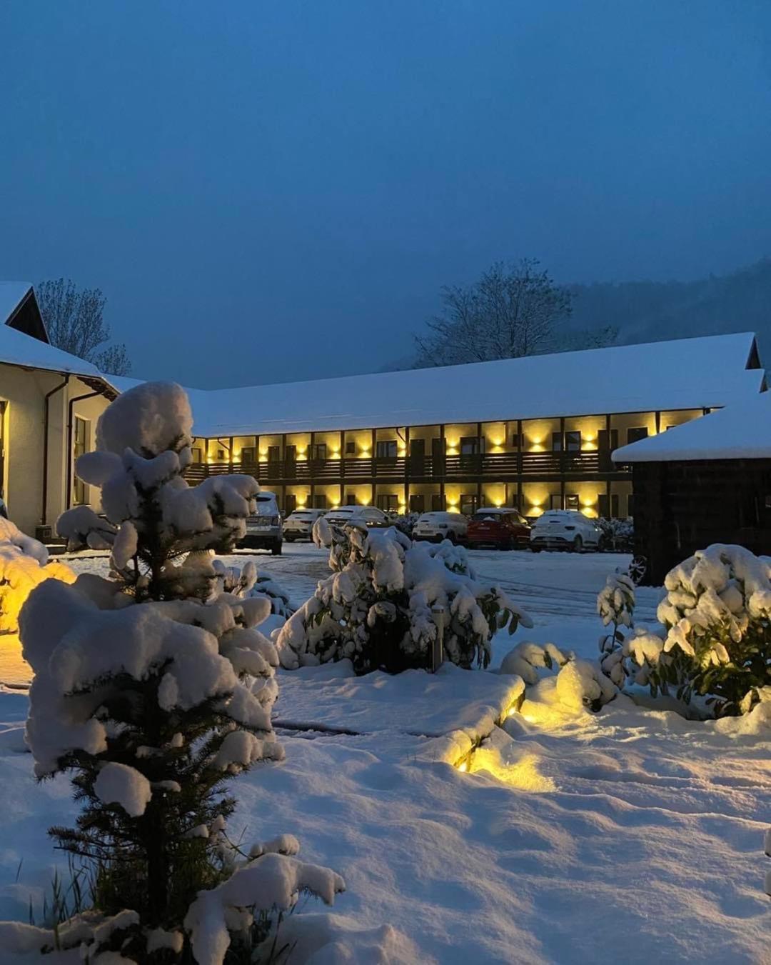 Hotel Complex Adora à Bicaz Extérieur photo