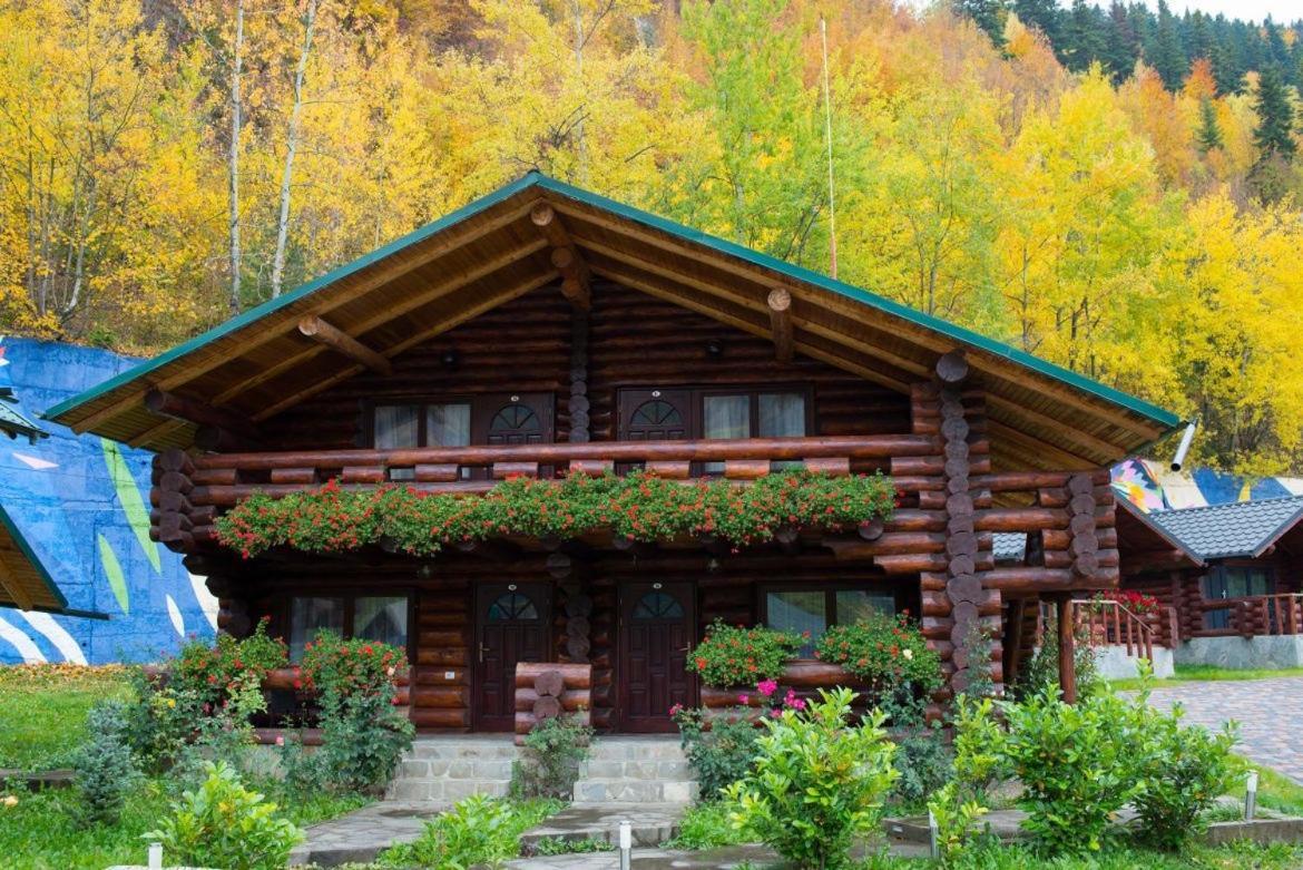 Hotel Complex Adora à Bicaz Extérieur photo