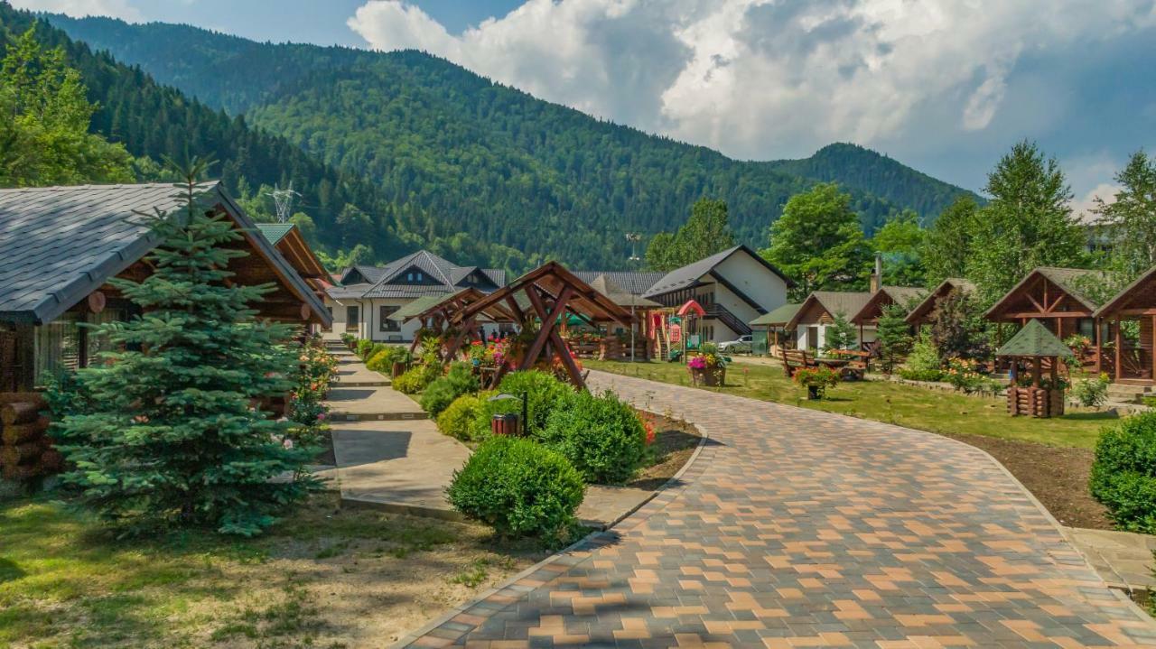 Hotel Complex Adora à Bicaz Extérieur photo